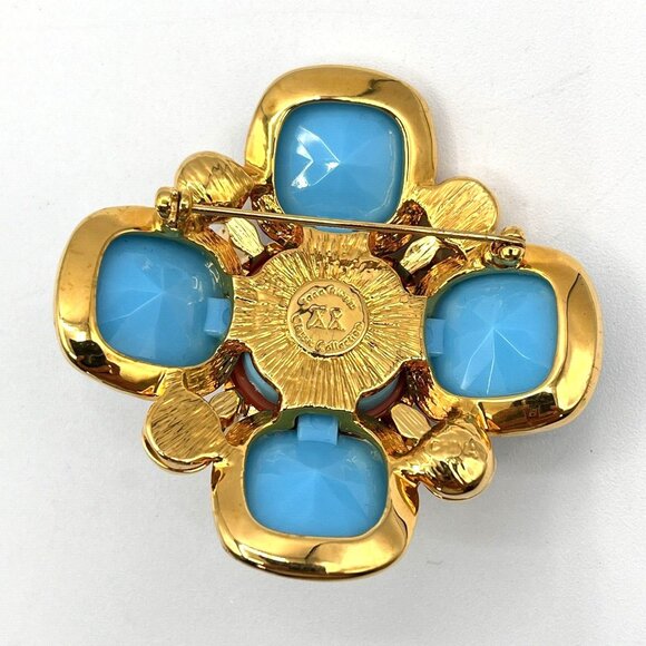 JOAN RIVERS Maltese Brooch Faux Turquoise & Coral Cabochon Brooch 2.25" - Picture 8 of 9